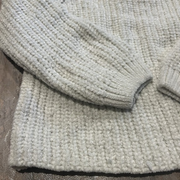 Osh Kosh B'gosh Girls Soft Chenille Sweater Size 4/4A Ivory Soft Corduroy - Picture 2 of 6